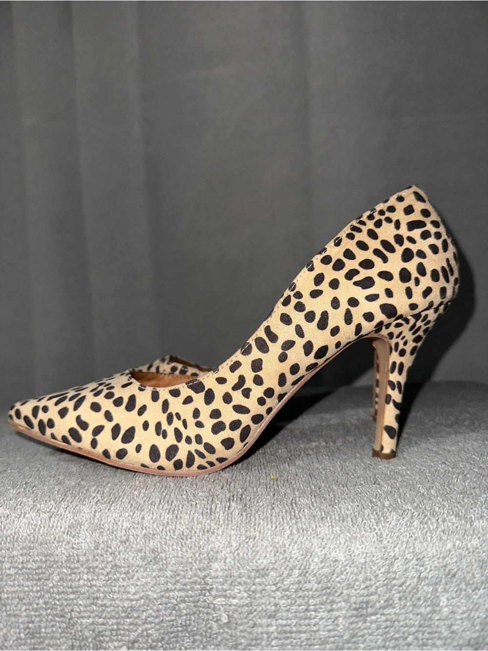 Shoe Dazzle Tan Leopard-Print Pointed Toe Pump